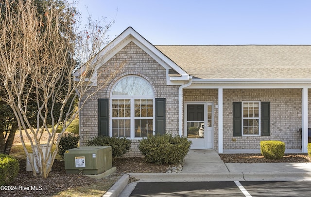 view of front of property