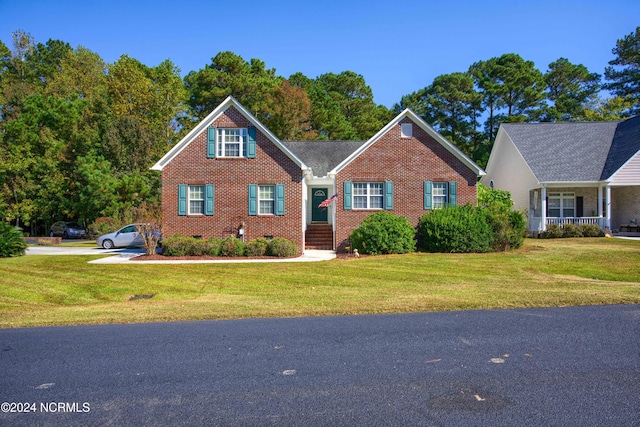 view of front of house featuring a front yard