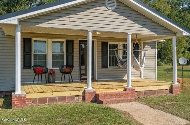 view of front of home with covered porch