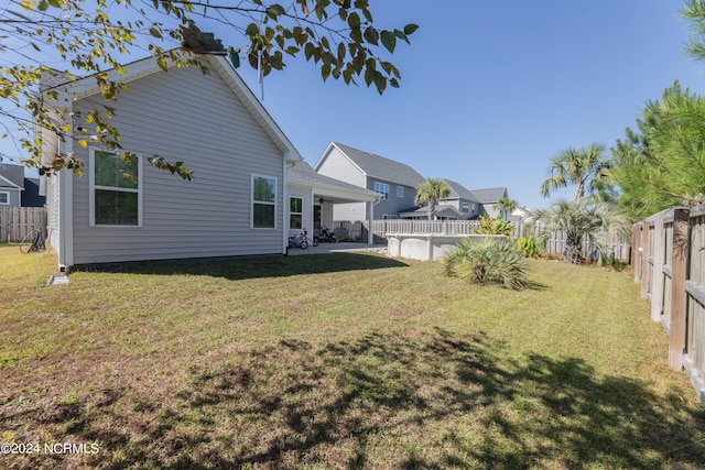 view of yard featuring a patio