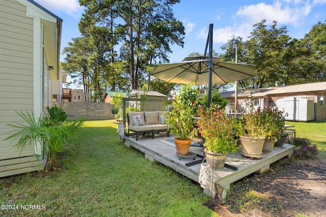 view of yard with a shed