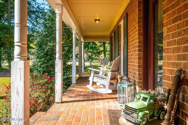 view of patio / terrace with covered porch