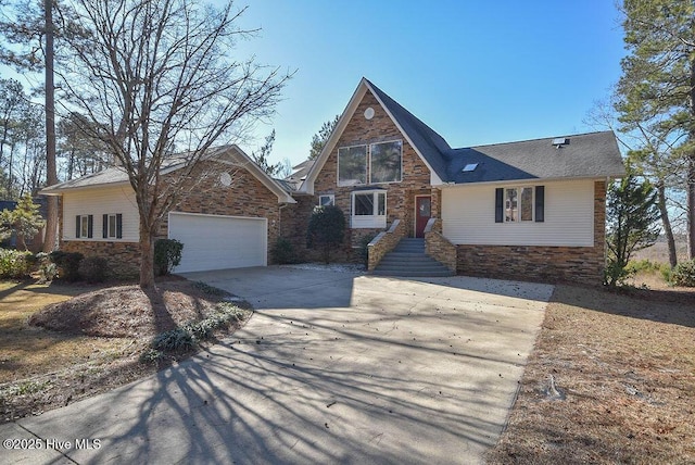 view of front facade featuring a garage