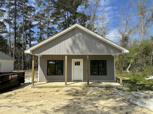 view of front of home featuring a porch