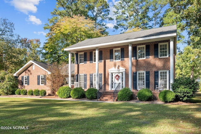 view of front of house with a front yard