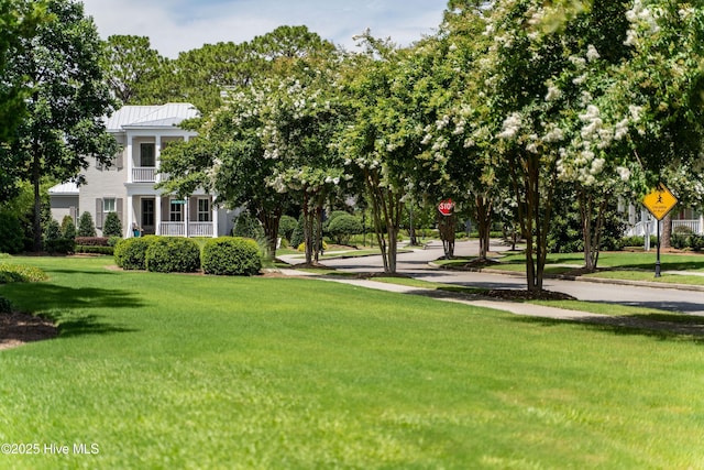 5312 Hanahan Dr, Wilmington, NC 28403 - surrounding community featuring a lawn