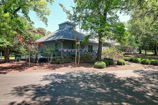 view of front of home featuring covered porch