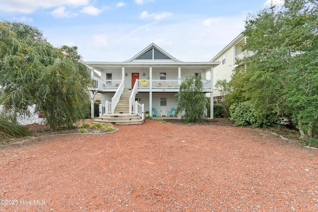 view of front facade with covered porch