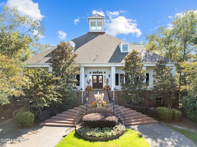 view of front facade featuring a porch