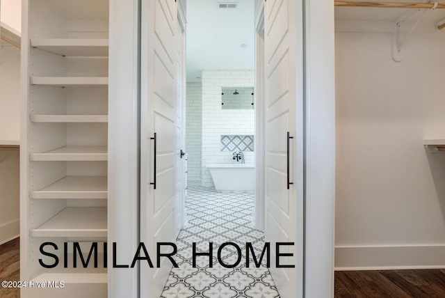 187 Spicer Lake Dr, Holly Ridge, NC 28445 - closet featuring visible vents