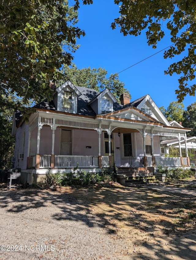 view of front facade featuring covered porch