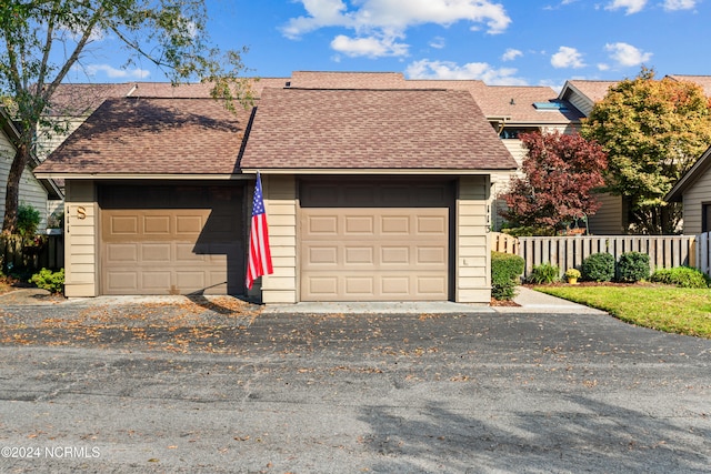 view of front facade with a garage