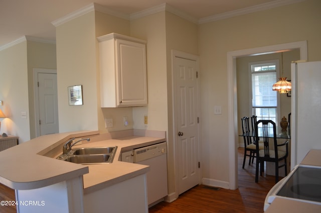 kitchen with white appliances, crown molding, kitchen peninsula, and dark hardwood / wood-style floors