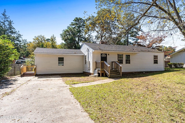 view of front of house with a front yard