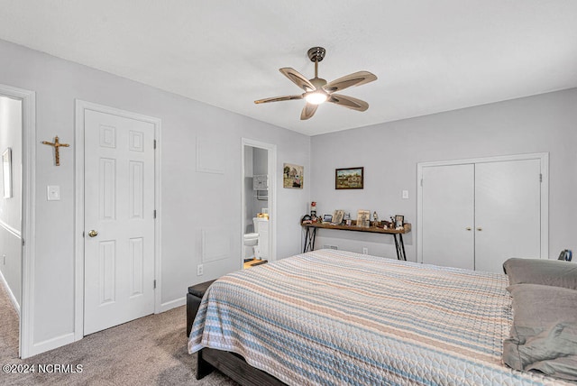 bedroom with connected bathroom, light carpet, and ceiling fan