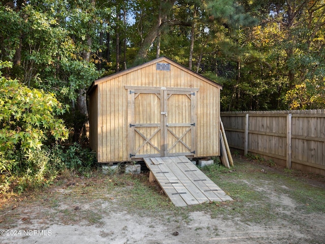 view of outbuilding