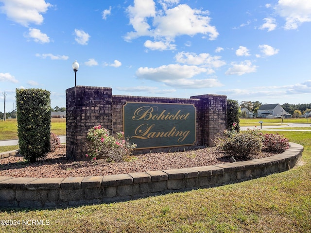 view of community / neighborhood sign