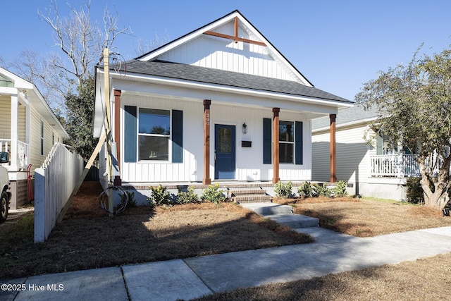 view of front of property featuring a porch