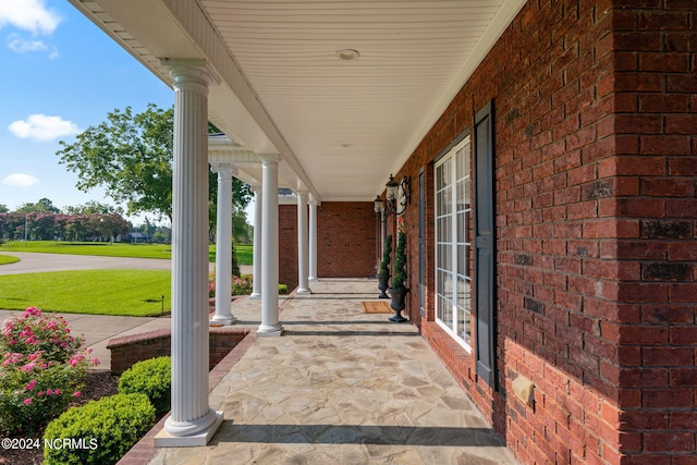 view of patio / terrace with covered porch