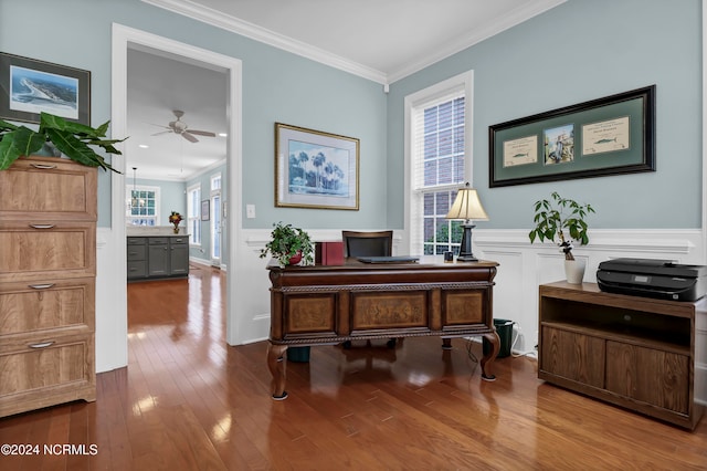 miscellaneous room featuring crown molding, ceiling fan, light wood-type flooring, and plenty of natural light