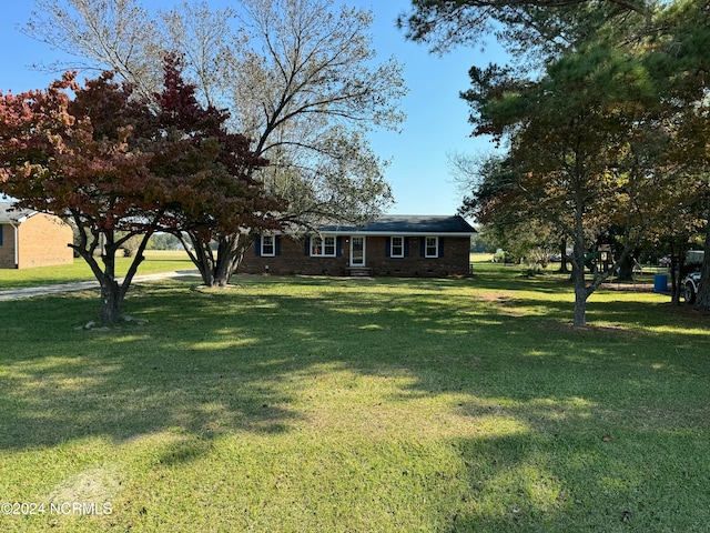 view of front of house with a front yard