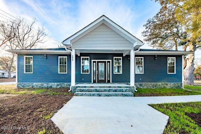 view of front of home featuring a porch