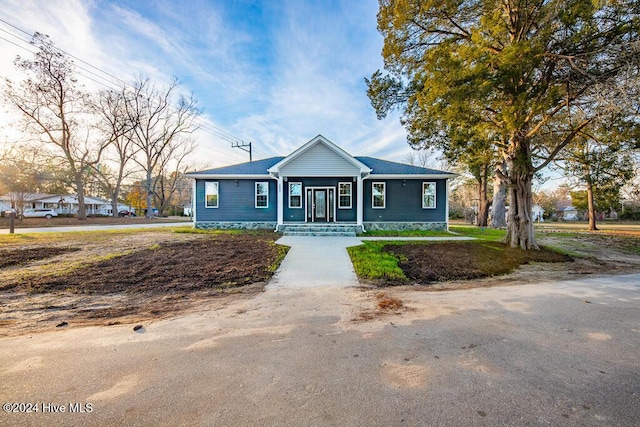 ranch-style house with a porch