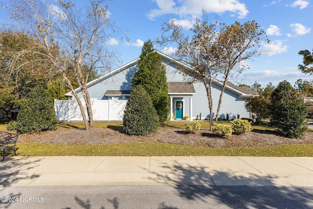 view of front of property