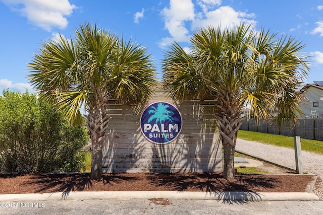 view of community / neighborhood sign