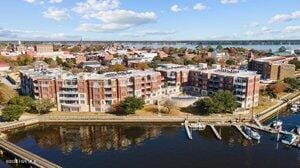 bird's eye view featuring a water view