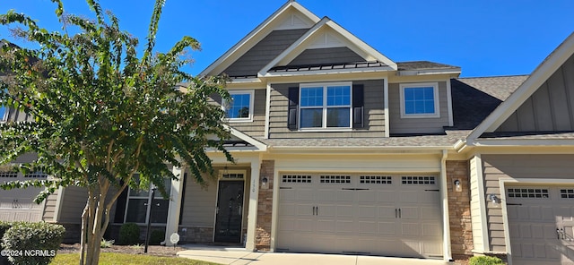 view of front facade featuring a garage