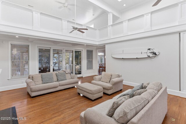 interior details with crown molding