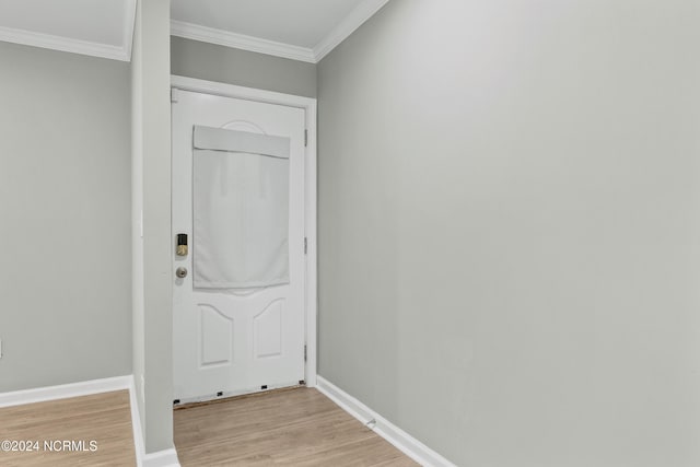 510 Millhouse Rd, Castle Hayne, NC 28429 - entryway featuring light wood finished floors, crown molding, and baseboards