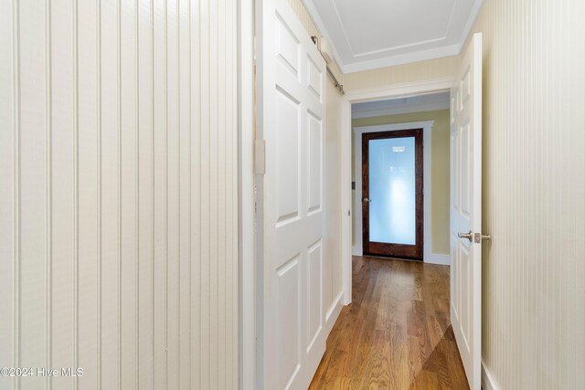 bedroom with dark wood-type flooring and ceiling fan