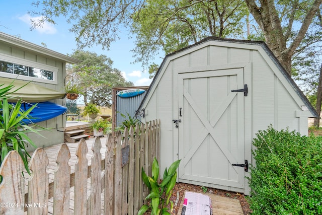 view of outbuilding