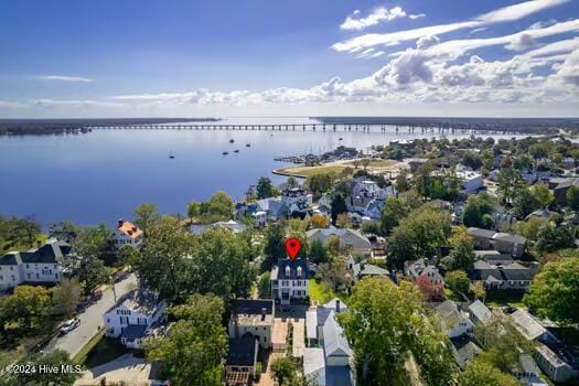 bird's eye view with a water view