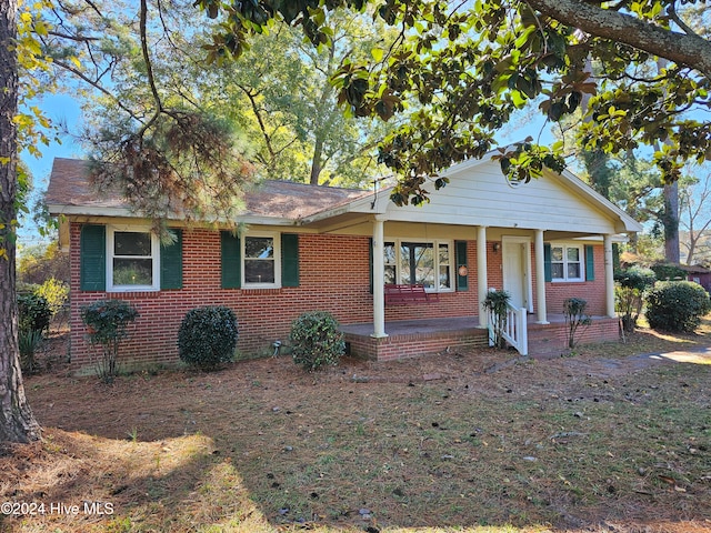 view of front facade with a porch