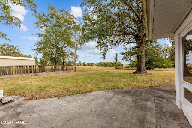 view of yard featuring a patio