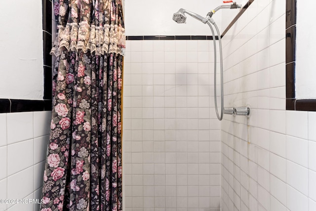 950 Main St, Fair Bluff, NC 28439 - bathroom featuring tiled shower