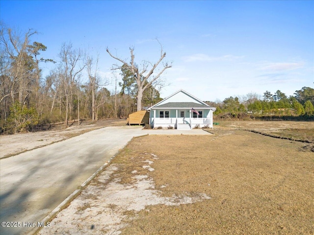 view of front of house featuring a porch