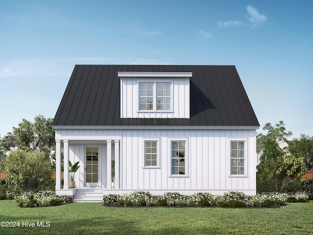 view of front facade featuring a front lawn and a porch