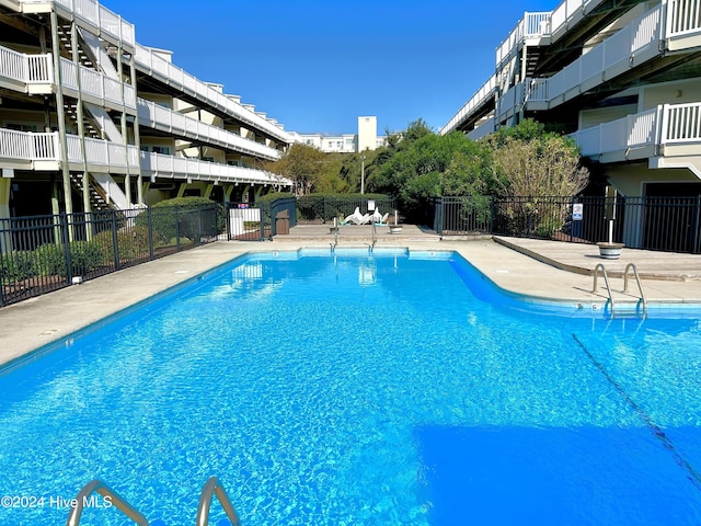 view of swimming pool