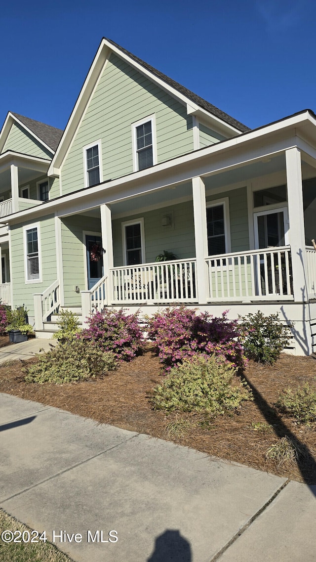 view of front of house featuring a porch