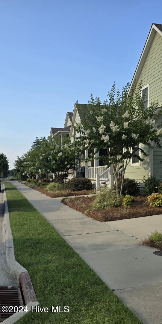 exterior space featuring a yard