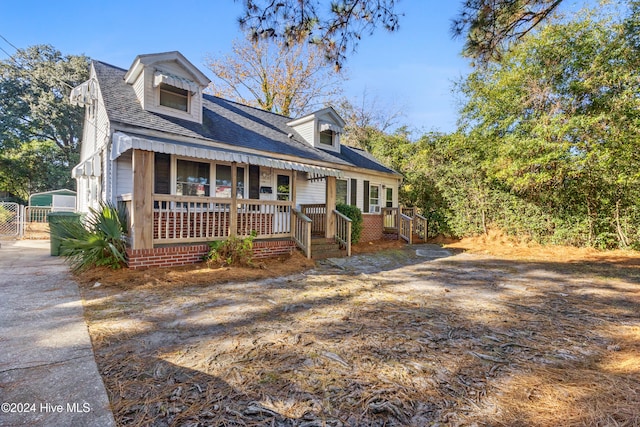 view of front of house featuring a porch