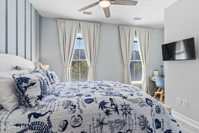 bedroom with ceiling fan