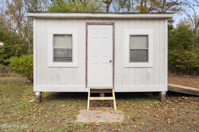 view of outbuilding