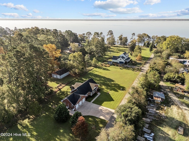 bird's eye view with a water view