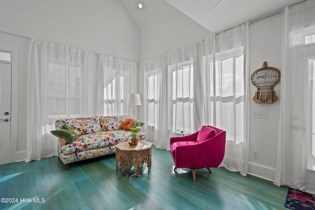 sunroom / solarium with vaulted ceiling