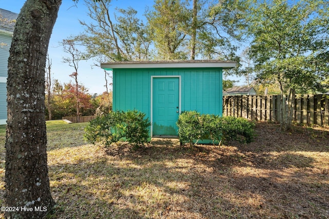 view of outbuilding